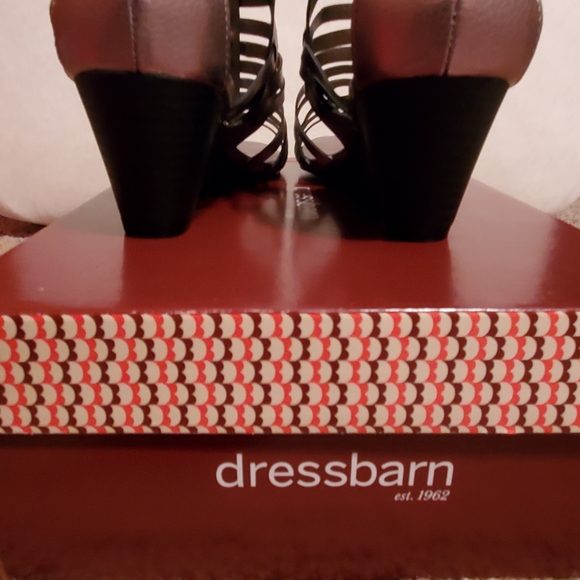 Sandals - Picture 4 of 4